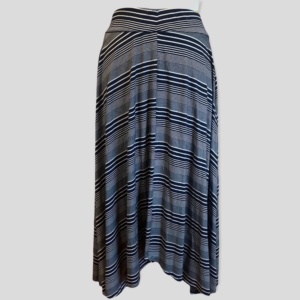 Style & Co Large Blue and white skirt